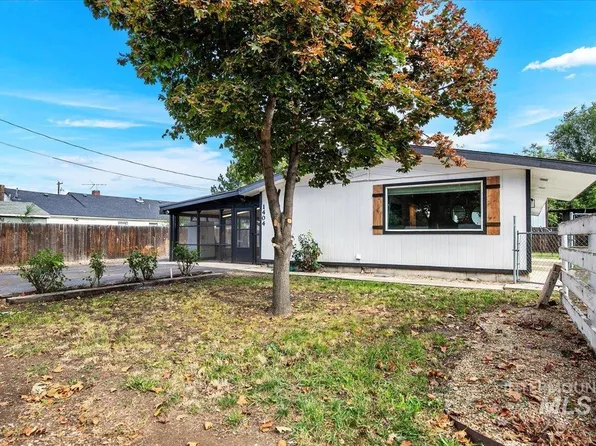 1404 N Bonneville St, Nampa, ID 83651