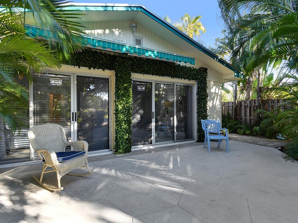 LITTLE KEY WEST COTTAGE ON CELESTIAL WAY, JUNO BEACH, FL