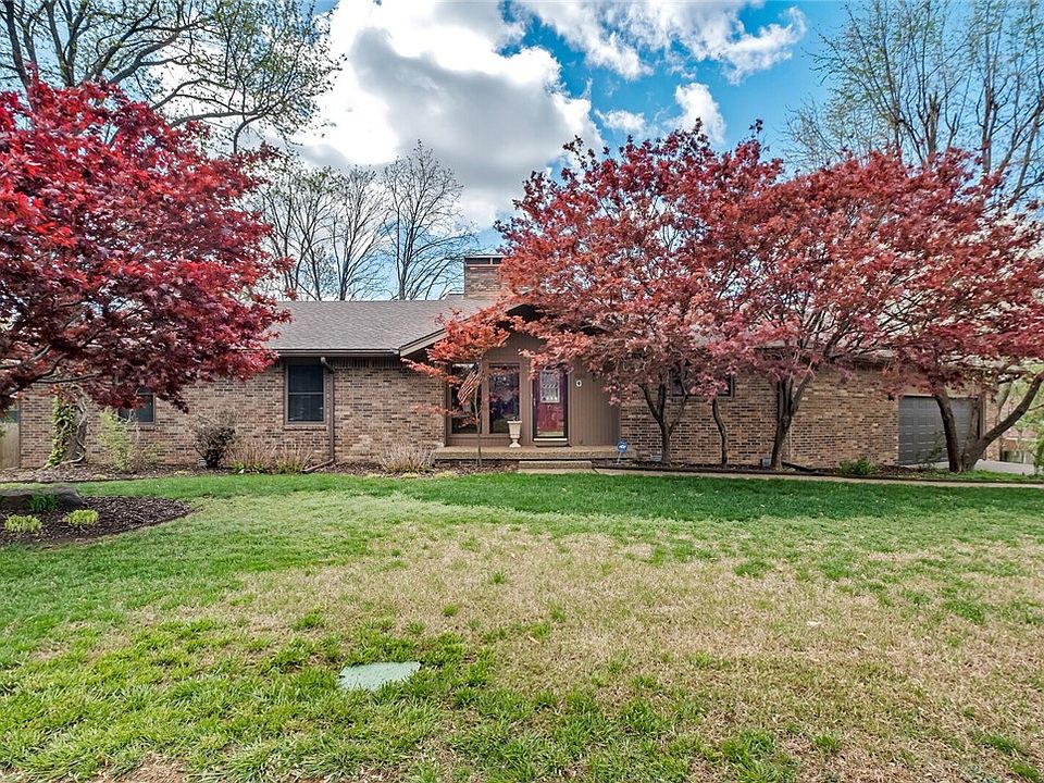1st image of 824 S Chateau Dr