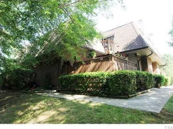 204 Finley Forest Dr, Chapel Hill, NC 27517