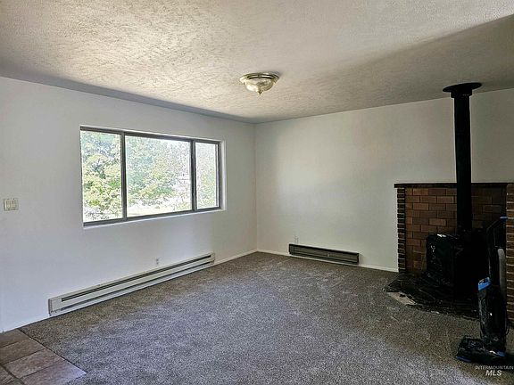 3rd image of 368 Linda Dr