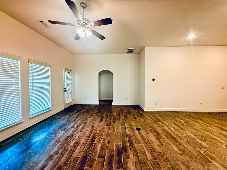 424 NW 59th Ave — Photo 26