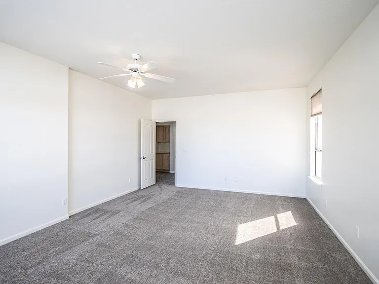 4627 E Dale Ln — Photo 20