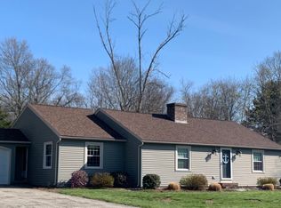 11 Hunting Ln, Wilbraham, MA 01095