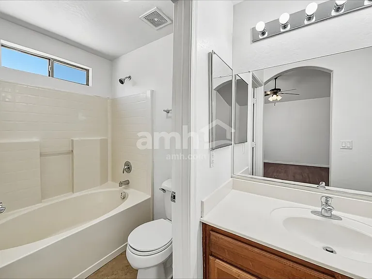 11232 W Pierson St — Photo 11
