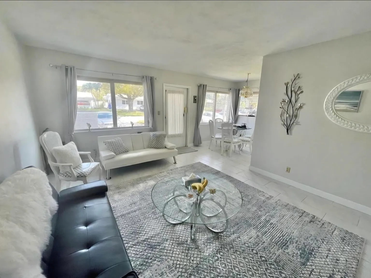 2 bed, 1.0 bath, 700 sqft, $1,800 — Photo 2