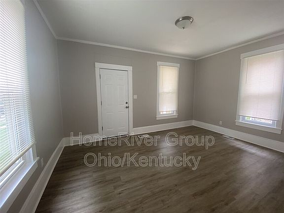 4th image of 922 E Pearl St