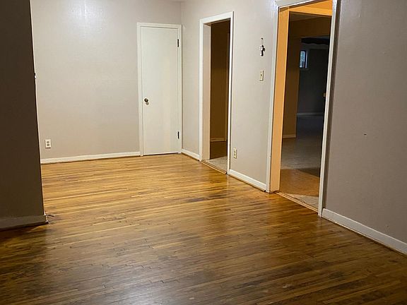 3rd image of 209 Cypress St
