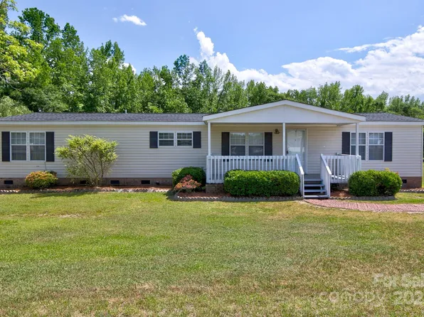 862 Clark St, Pageland, SC 29728
