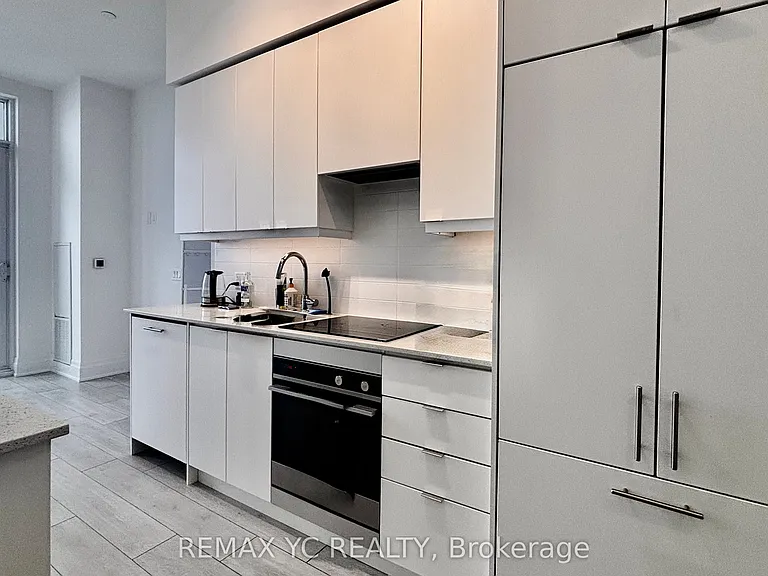 30 Elm Dr W #Penthouse 06 — Photo 3
