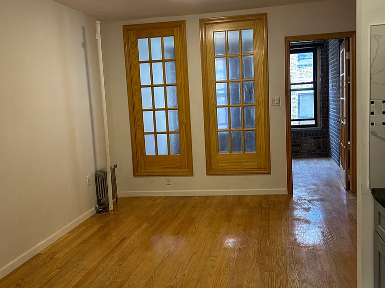 27 Henry St #5B — Photo 2