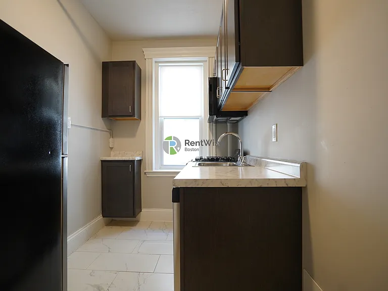 366 Riverway St #22 — Photo 10