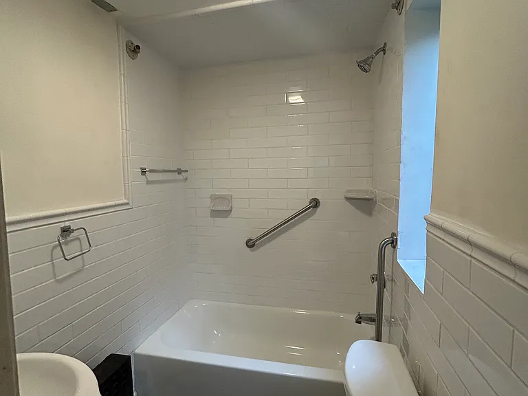 39 Burnet St #1 — Photo 8