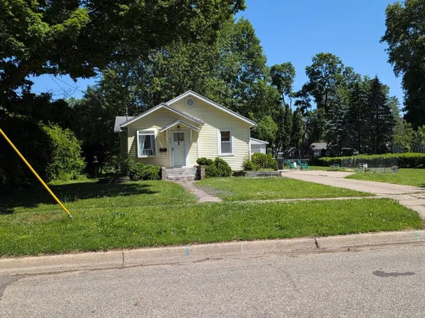 2221 Miles Ave, Kalamazoo, MI 49001