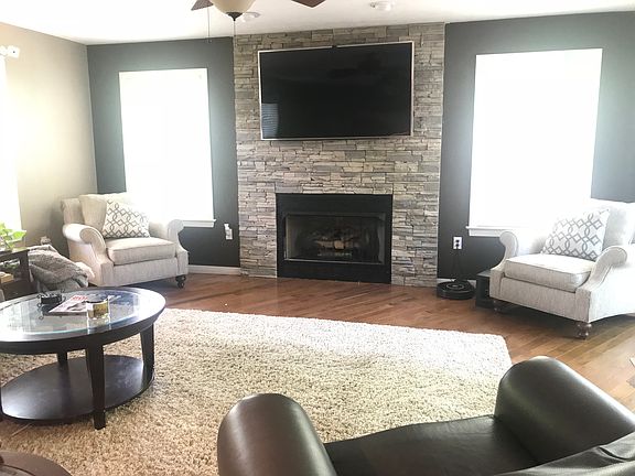 2nd image of 1111 Olde Pine Dr