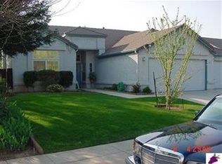 1022 N Filbert Ave, Clovis, CA 93611