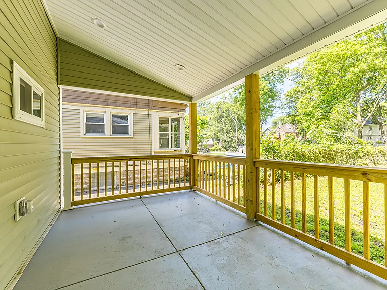 1239 S Plymouth Ave — Photo 22