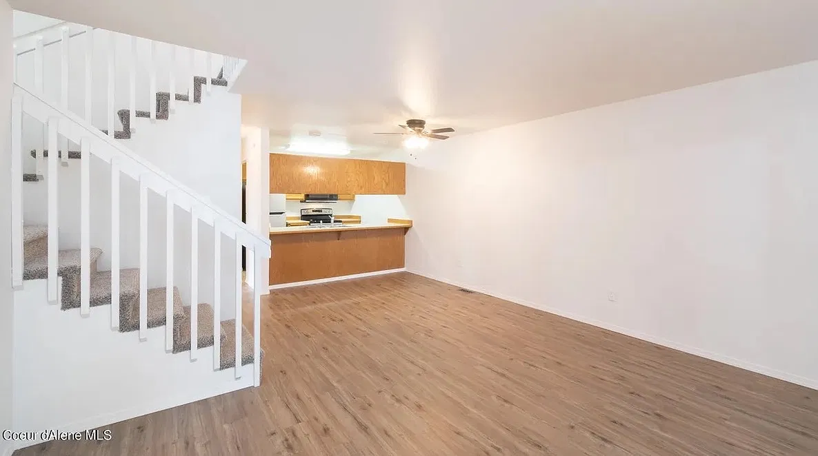 2 bed, 1.5 bath, 1192 sqft, $1,800 — Photo 3