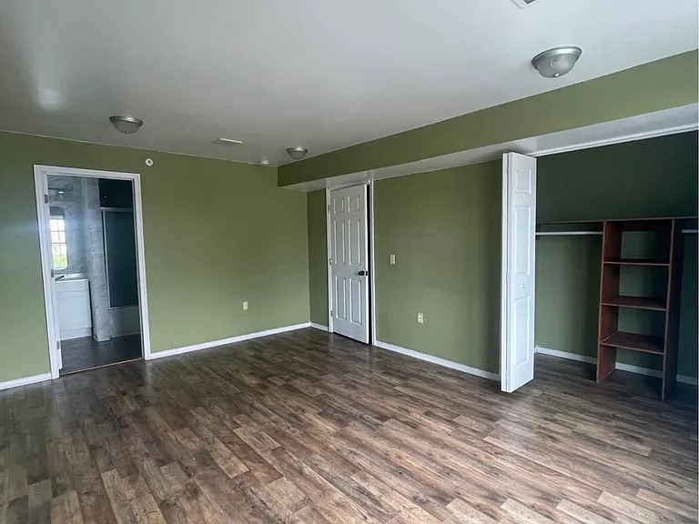 240 Maple St #3 — Photo 14