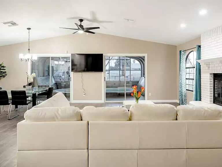2024 E Hacienda Ave — Photo 3