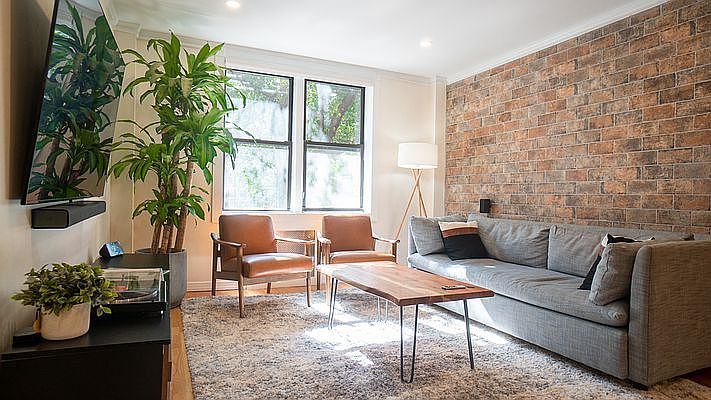 1st image of 305 W 18th St APT 1D