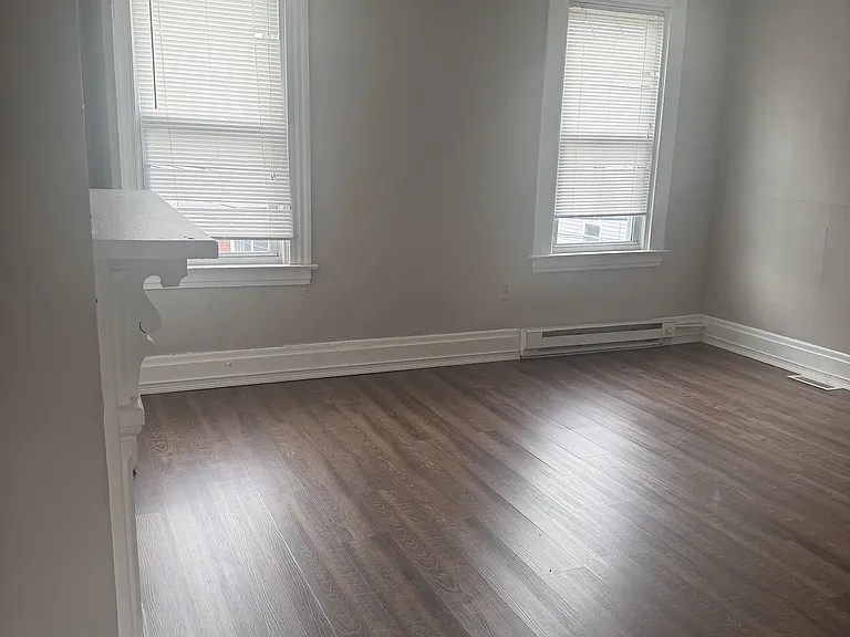 61 Sycamore St — Photo 4