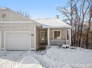 38 W Scotts Dr, Holland, MI 49424
