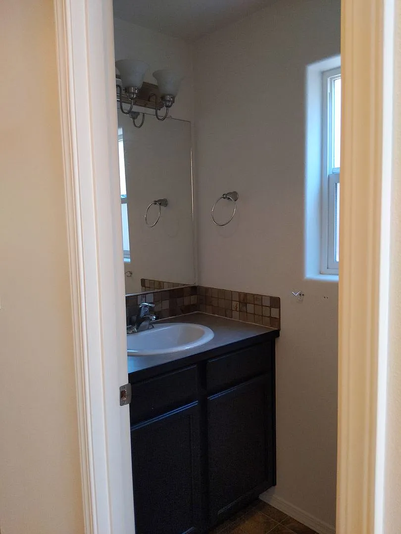 Lovely Home in the Bethel-Danebo Area — Photo 3
