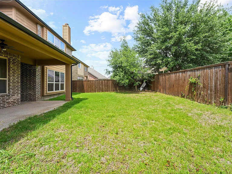 1204 E Shawnee Dr — Photo 11