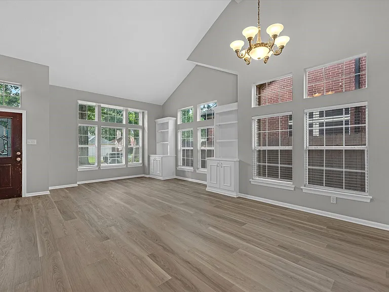 4241 Mountain Peak Way — Photo 7