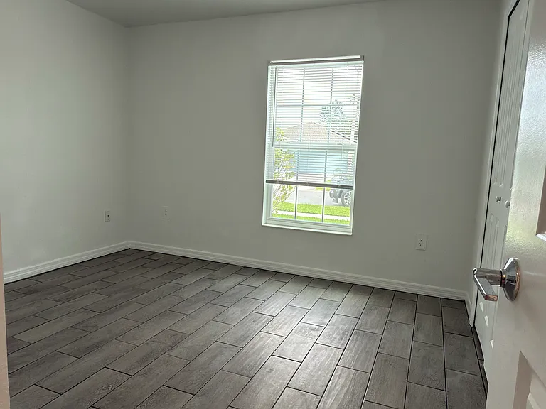 707 Grove St — Photo 16