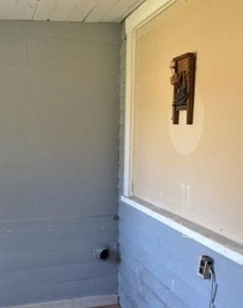 3rd image of 303 N Marion St