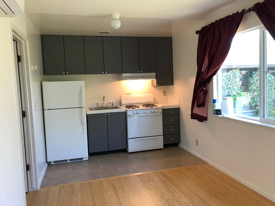 2nd image of 1440 Wall St