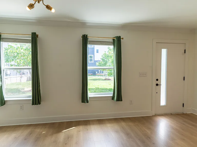 110 Duke St — Photo 7