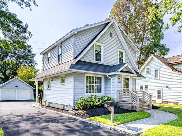 255 Peart Ave, Rochester, NY 14622