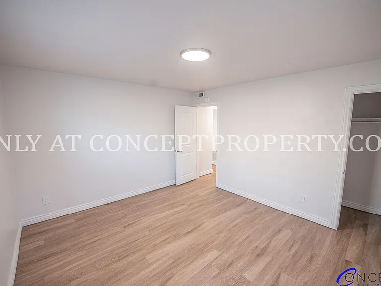 943-971 Chapel Dr — Photo 64
