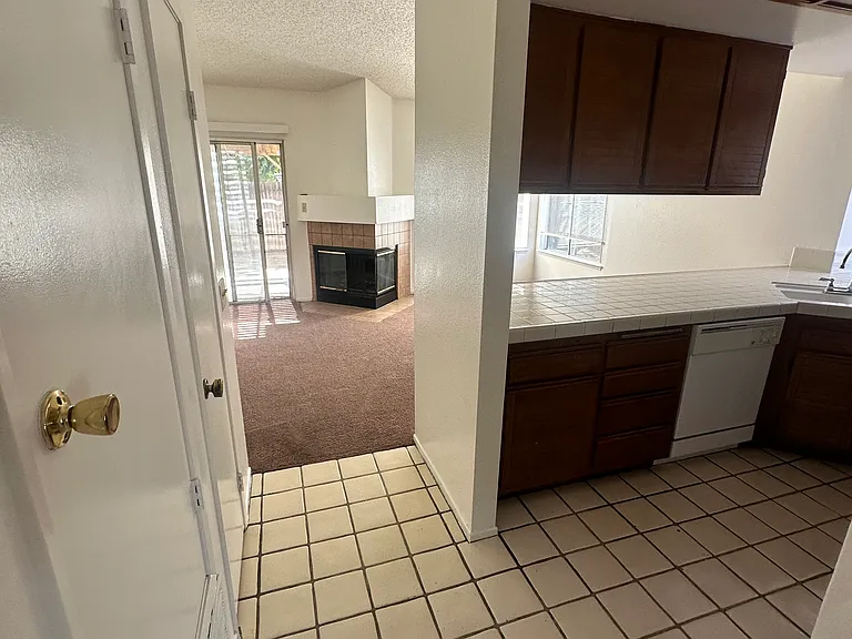 122 Noga Ave — Photo 5