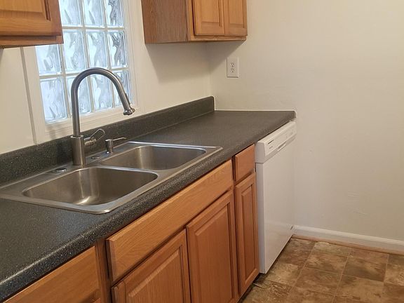 3rd image of 3829 Buchanan Dr