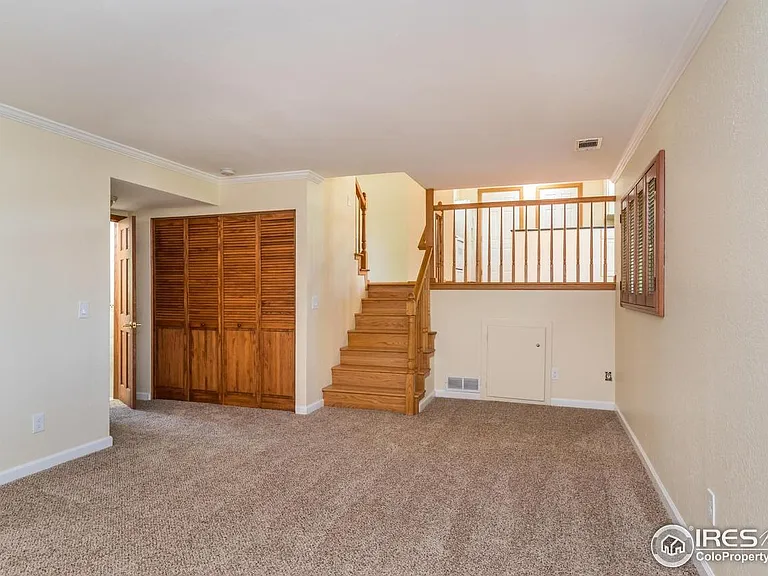589 W Mulberry St — Photo 8