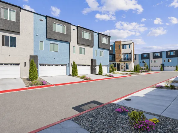 Summit Ridge Townhomes