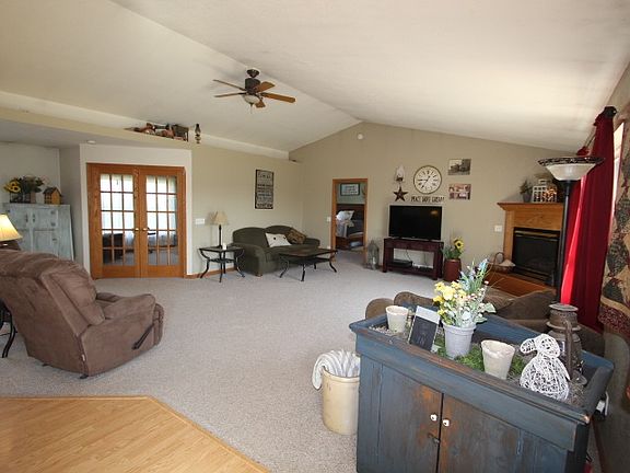 4th image of 29974 Horseshoe Pl