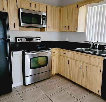 5th image of 761 SE Browning Ave
