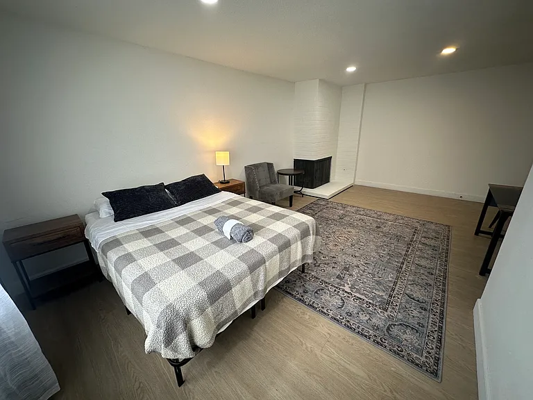 3030 Plaza St #2 — Photo 29