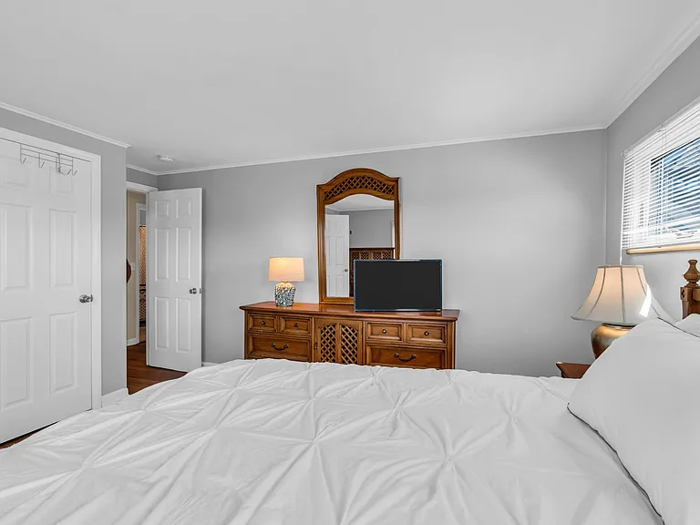 127 Trenton Ave — Photo 19