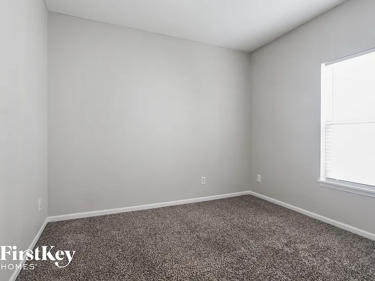 8119 Corktree Dr — Photo 11