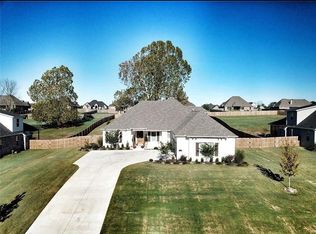 2174 Riverfront Ln, Fayetteville, AR 72703