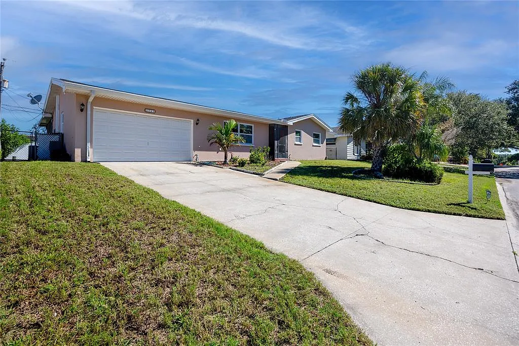 3 bed, 2.0 bath, 1389 sqft, $2,700 — Photo 4