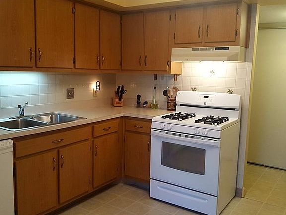3rd image of 6340 Greenwood Pkwy APT 403