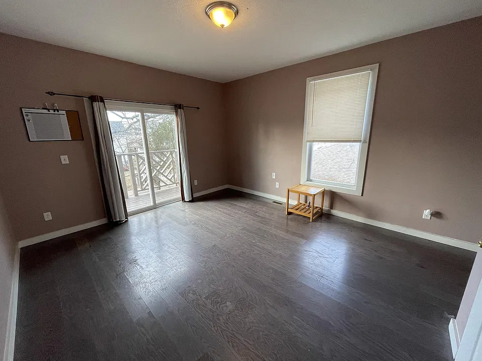 34 S Tuxedo St