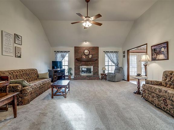 3rd image of 3404 N Flamingo Ave